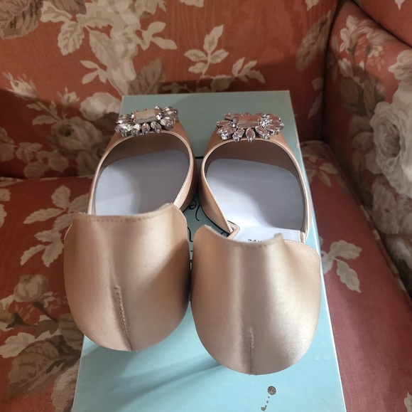 RARE Cynthia Rowley Golden Beige Satin Embelished Heels NWT 9.5 - Picture 7 of 10